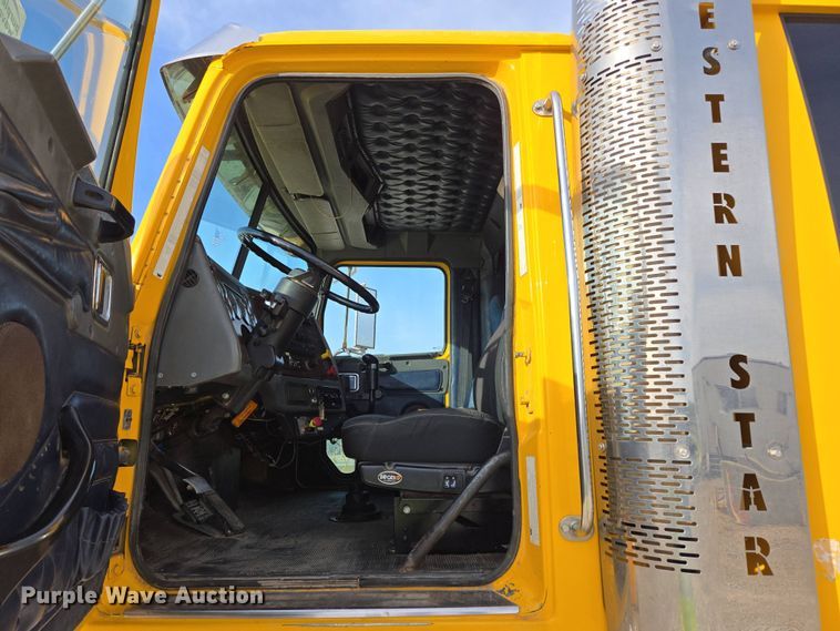 image for item DP6351 2007 Western Star 4900FA semi truck