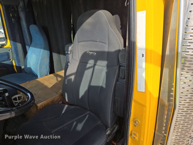 image for item DP6351 2007 Western Star 4900FA semi truck