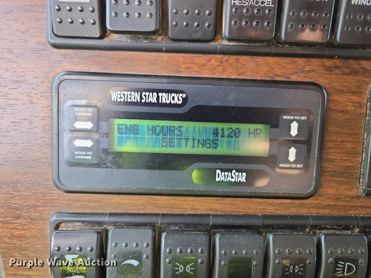 image for item DP6351 2007 Western Star 4900FA semi truck