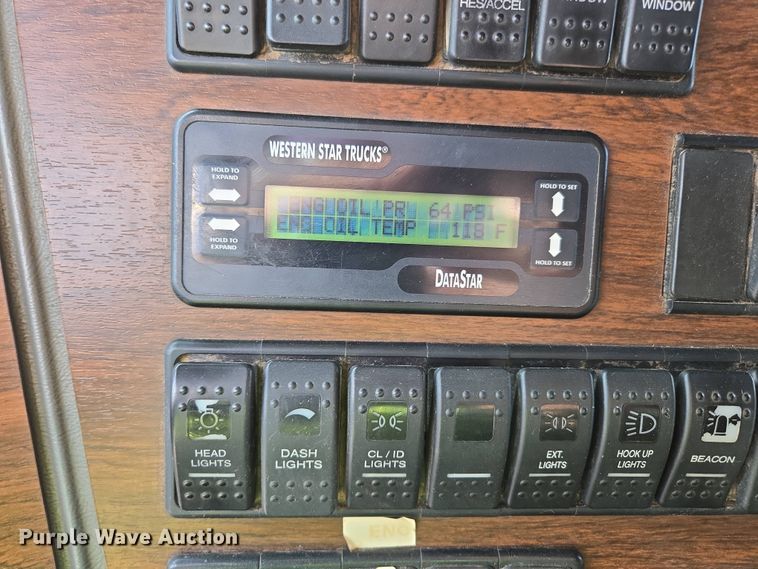 image for item DP6351 2007 Western Star 4900FA semi truck