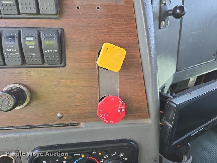 image for item DP6351 2007 Western Star 4900FA semi truck