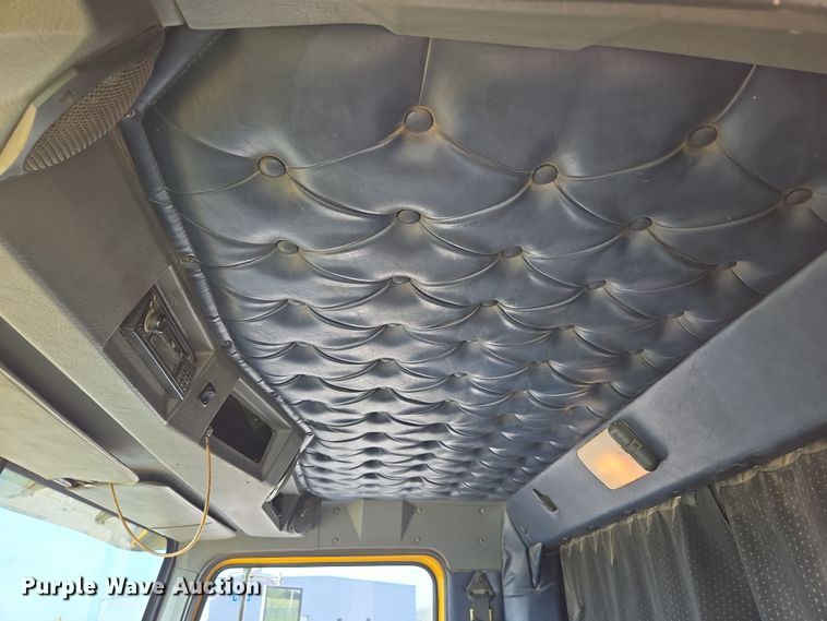 image for item DP6351 2007 Western Star 4900FA semi truck