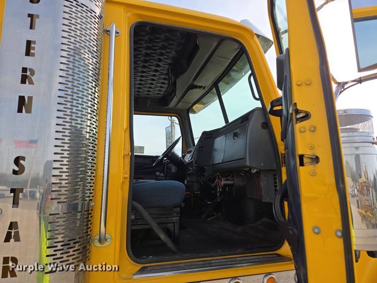 image for item DP6351 2007 Western Star 4900FA semi truck