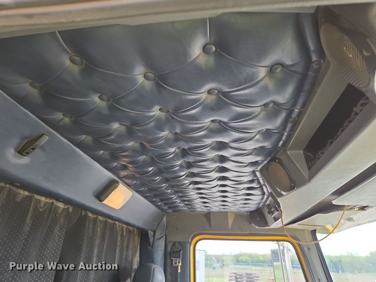 image for item DP6351 2007 Western Star 4900FA semi truck