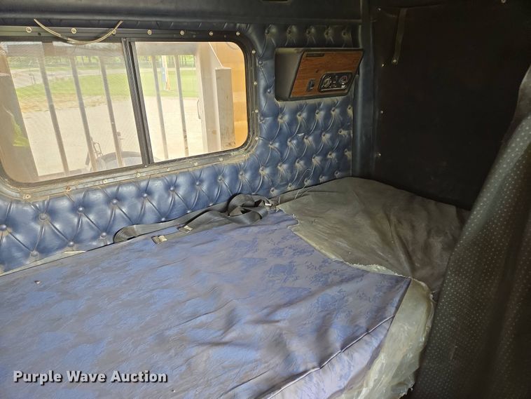 image for item DP6351 2007 Western Star 4900FA semi truck