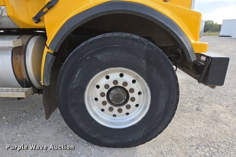 image for item DP6351 2007 Western Star 4900FA semi truck