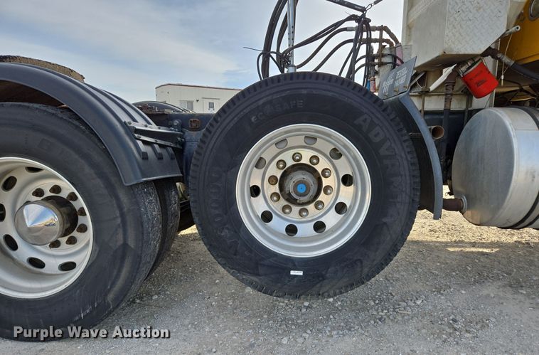 image for item DP6351 2007 Western Star 4900FA semi truck