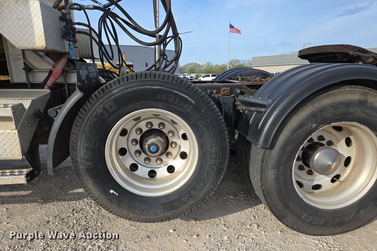 image for item DP6351 2007 Western Star 4900FA semi truck