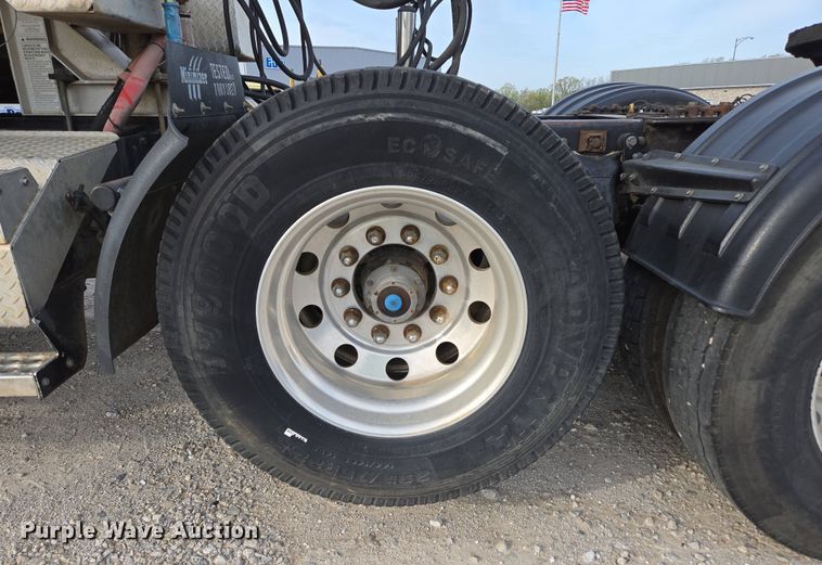 image for item DP6351 2007 Western Star 4900FA semi truck