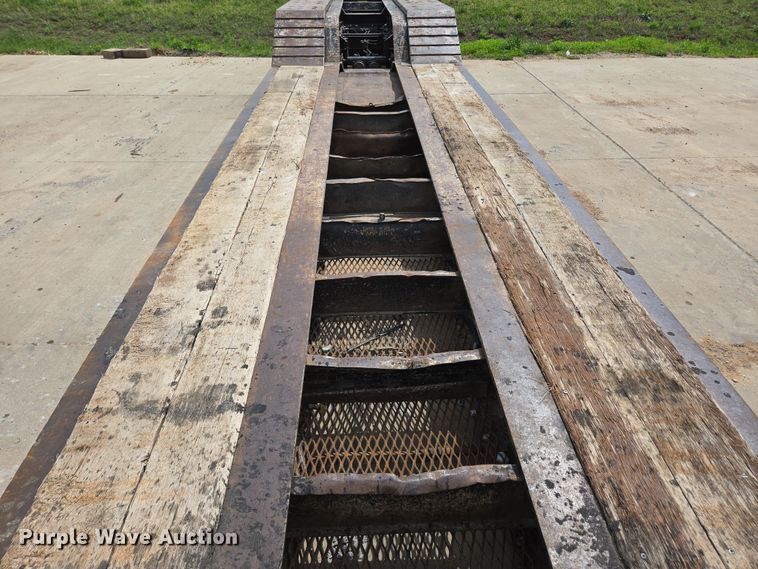 image for item DP6354 2007 Trail King TK110HDG-533 lowboy equipment trailer