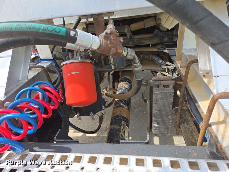 image for item DP6355 1999 Volvo VN semi truck