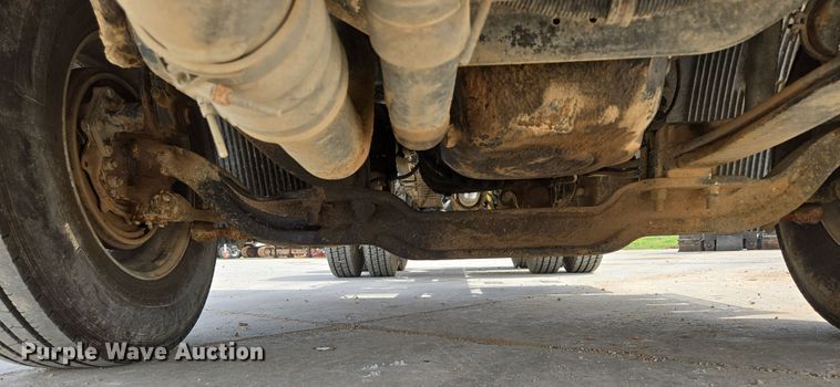 image for item DP6355 1999 Volvo VN semi truck