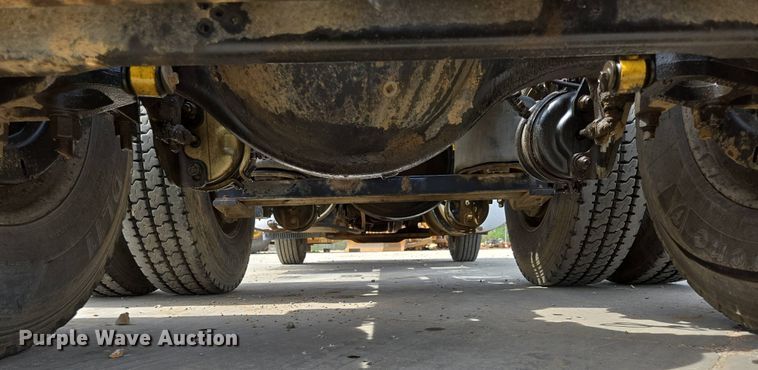 image for item DP6355 1999 Volvo VN semi truck