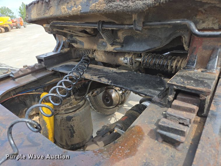 image for item DP6355 1999 Volvo VN semi truck