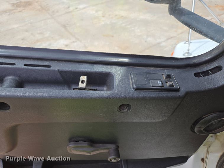 image for item DP6355 1999 Volvo VN semi truck