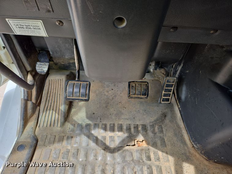 image for item DP6355 1999 Volvo VN semi truck