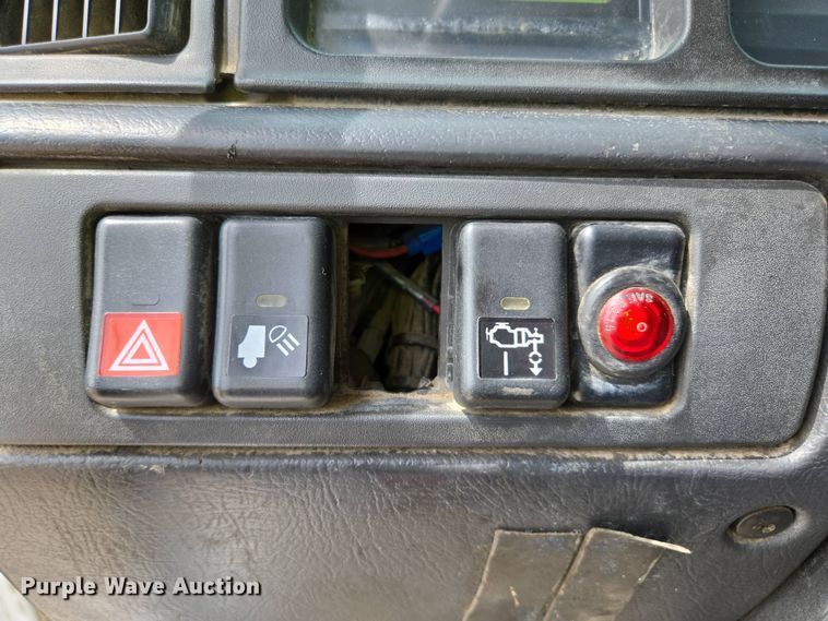 image for item DP6355 1999 Volvo VN semi truck