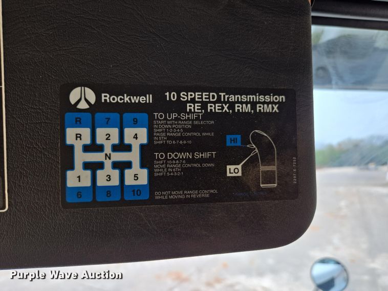 image for item DP6355 1999 Volvo VN semi truck