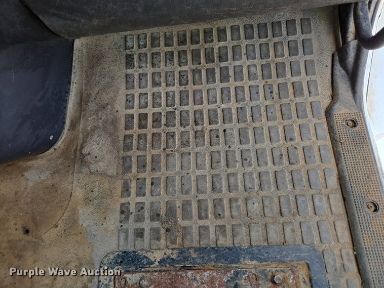 image for item DP6355 1999 Volvo VN semi truck