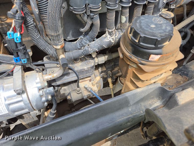 image for item DP6355 1999 Volvo VN semi truck