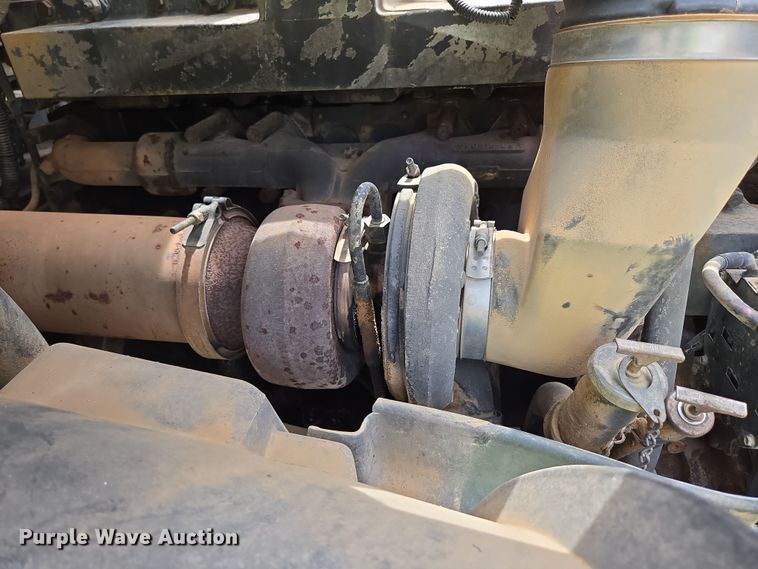 image for item DP6355 1999 Volvo VN semi truck