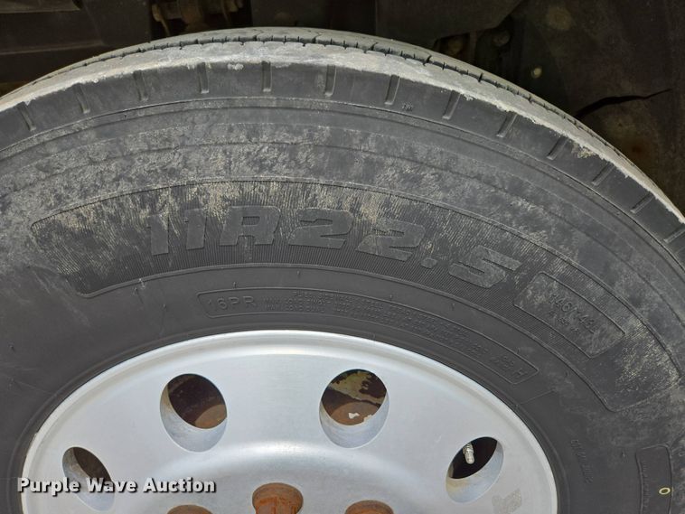 image for item DP6355 1999 Volvo VN semi truck