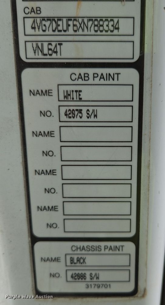 image for item DP6355 1999 Volvo VN semi truck