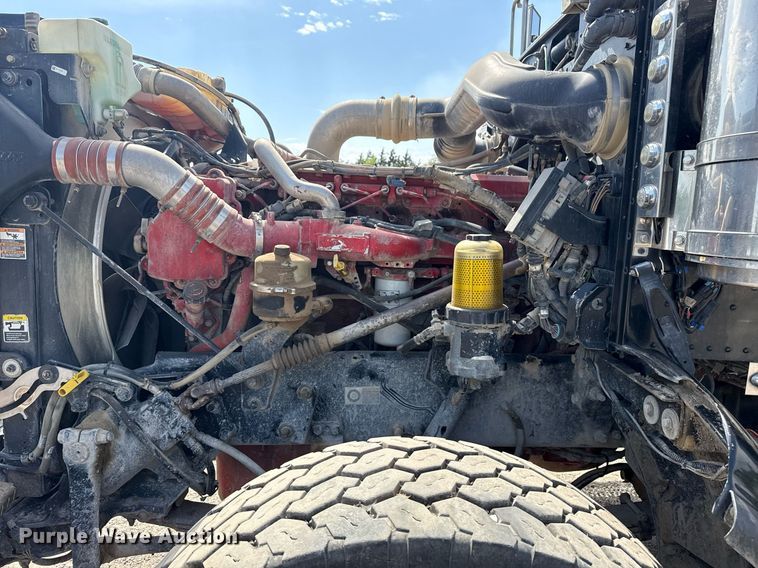 image for item DS3631 2014 Peterbilt 367 semi truck