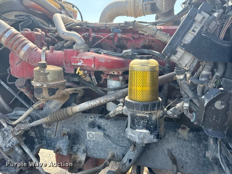 image for item DS3631 2014 Peterbilt 367 semi truck