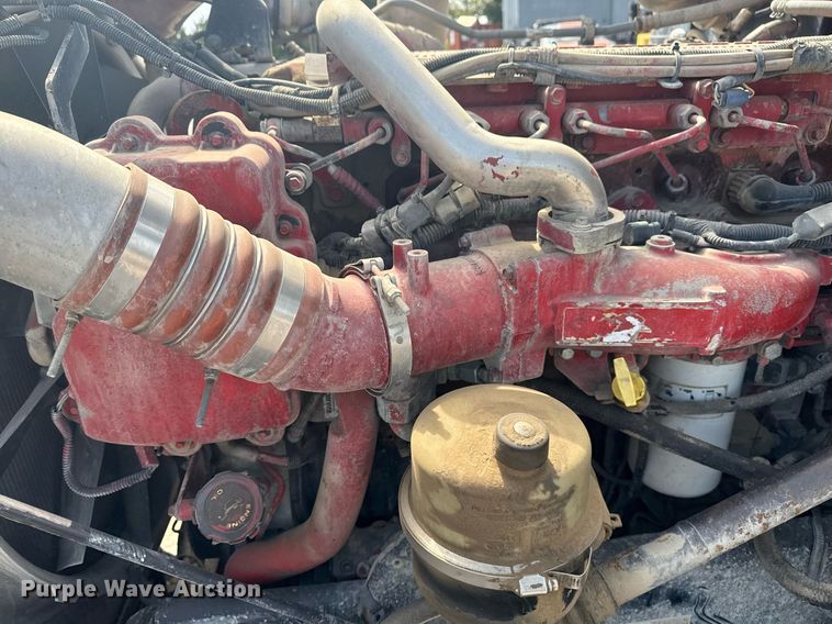 image for item DS3631 2014 Peterbilt 367 semi truck