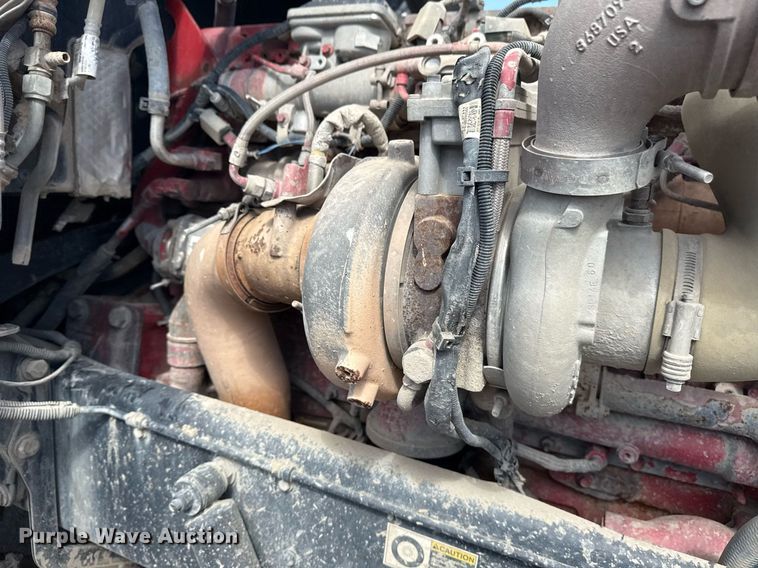 image for item DS3631 2014 Peterbilt 367 semi truck