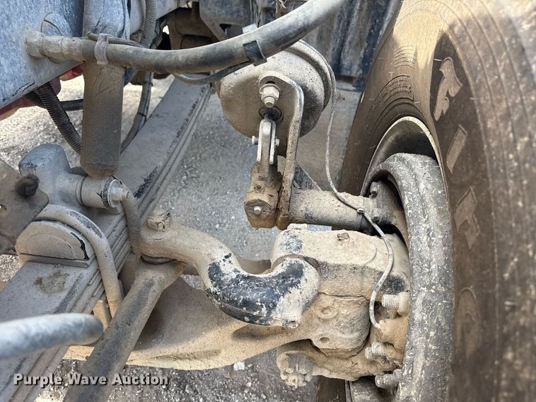 image for item DS3631 2014 Peterbilt 367 semi truck