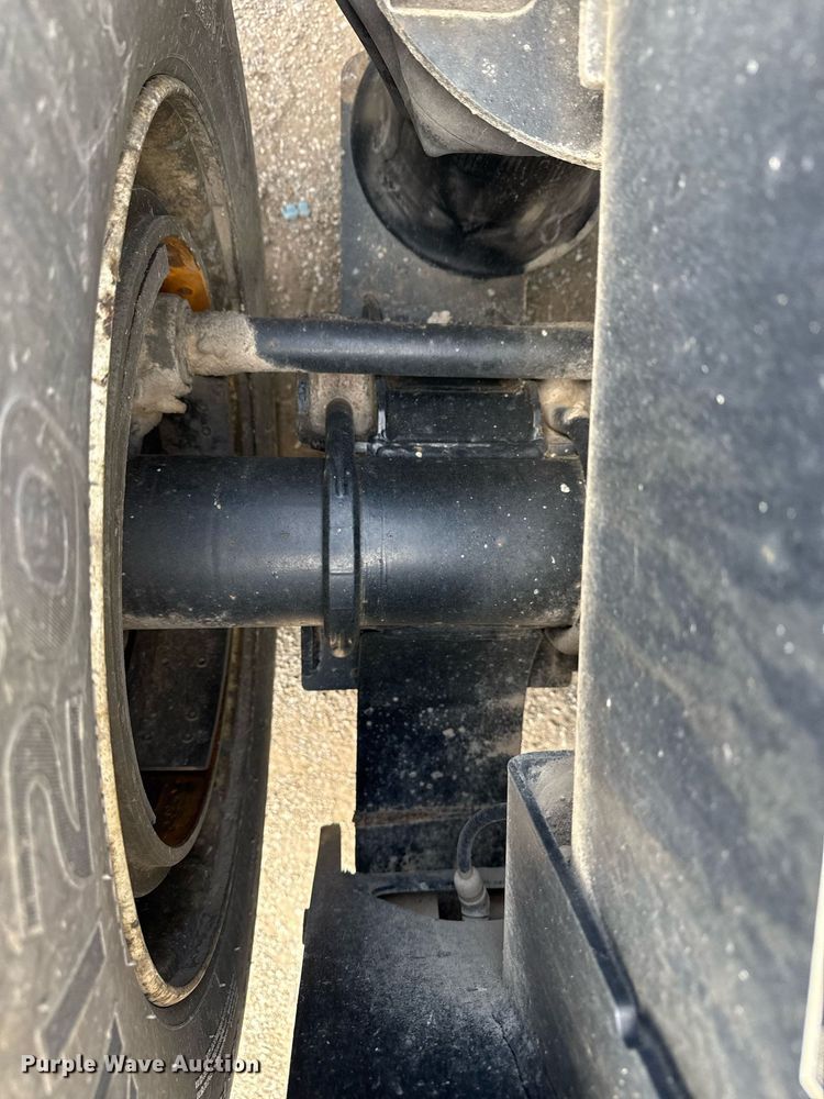 image for item DS3631 2014 Peterbilt 367 semi truck