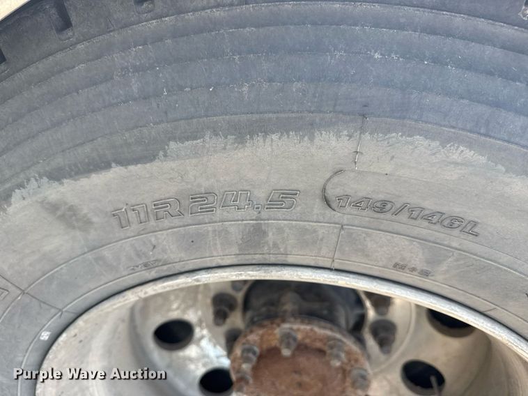 image for item DS3631 2014 Peterbilt 367 semi truck