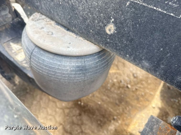 image for item DS3631 2014 Peterbilt 367 semi truck