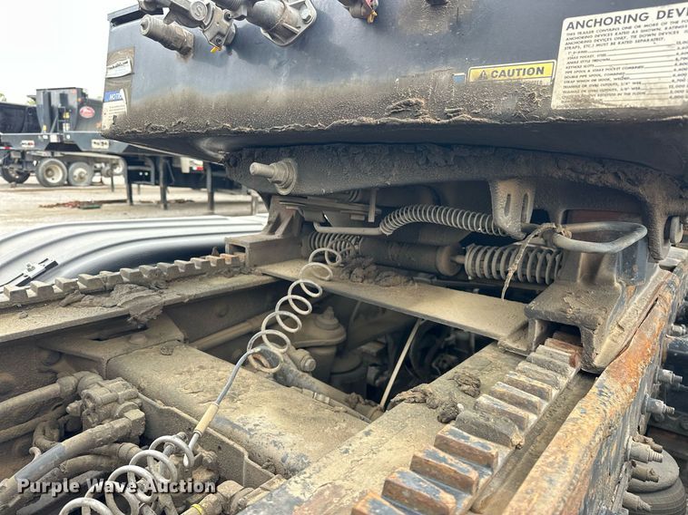 image for item DS3632 2014 Peterbilt 367 semi truck