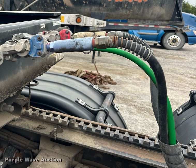 image for item DS3632 2014 Peterbilt 367 semi truck