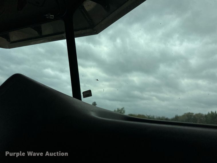 image for item DS3632 2014 Peterbilt 367 semi truck