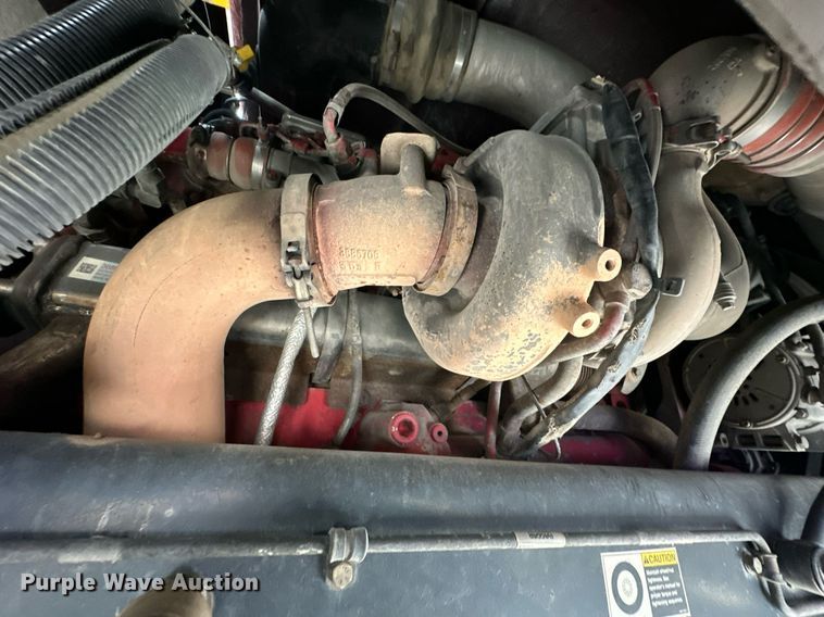 image for item DS3632 2014 Peterbilt 367 semi truck