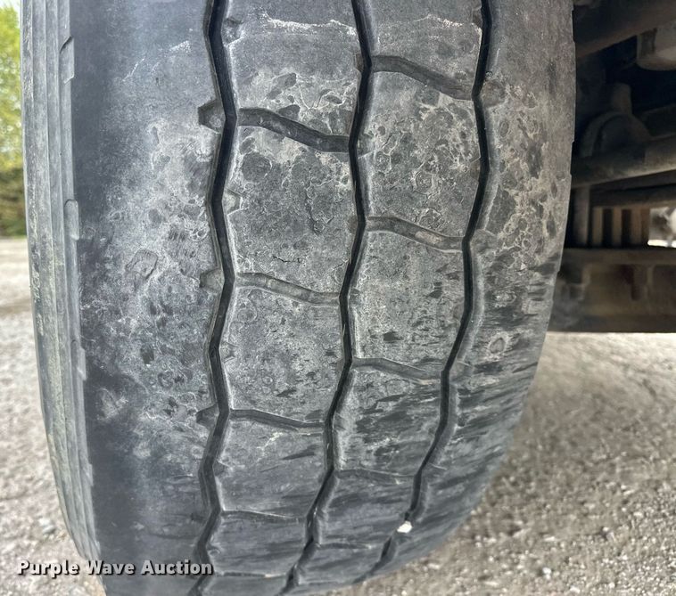 image for item DS3632 2014 Peterbilt 367 semi truck