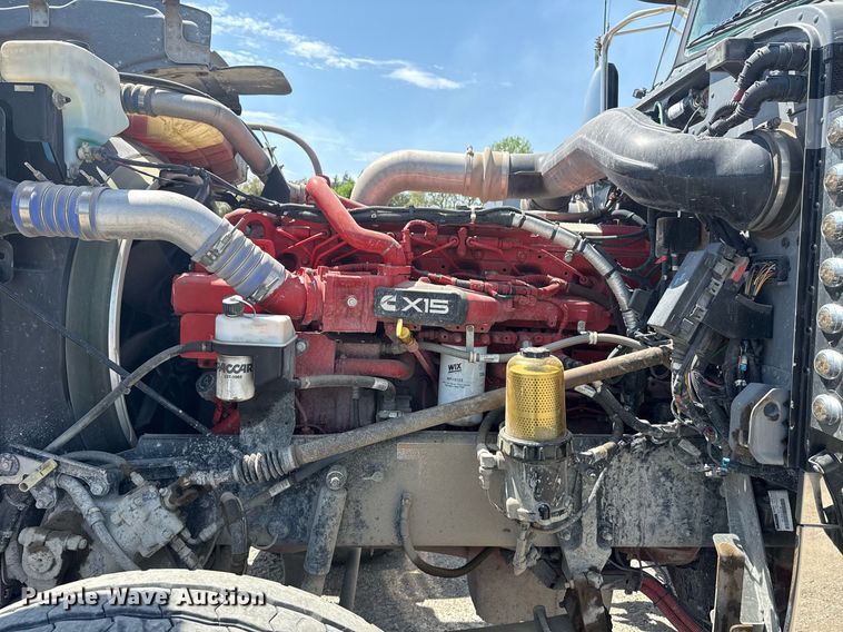 image for item DS3633 2022 Peterbilt 389 semi truck