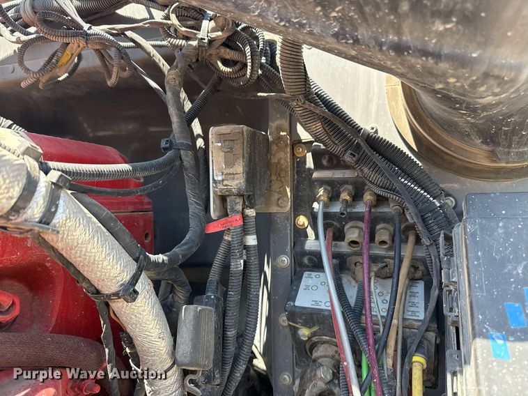 image for item DS3633 2022 Peterbilt 389 semi truck