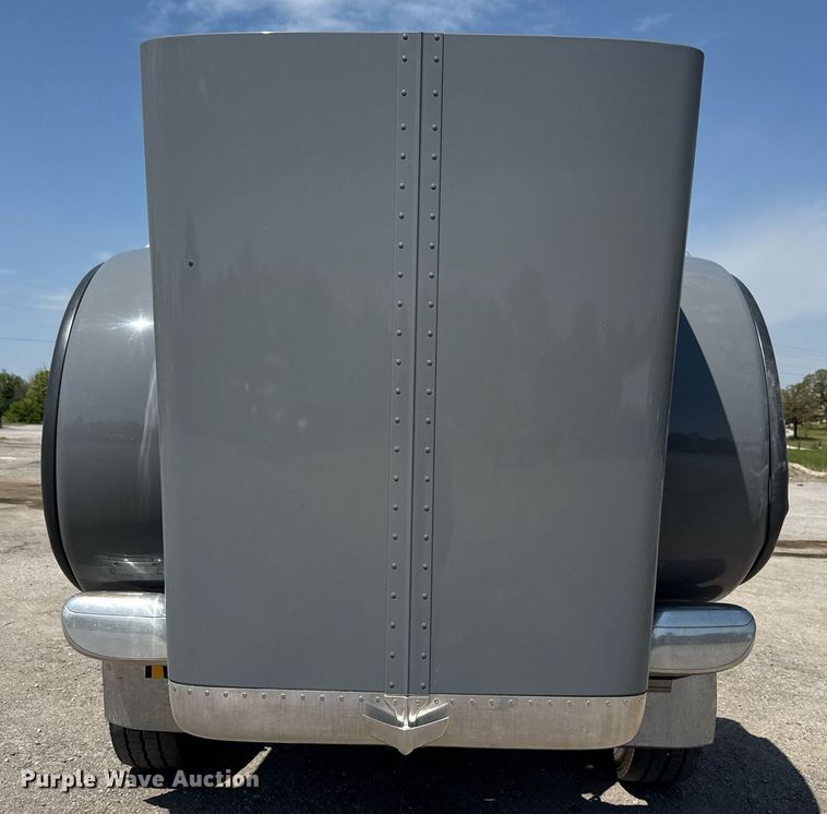 image for item DS3633 2022 Peterbilt 389 semi truck