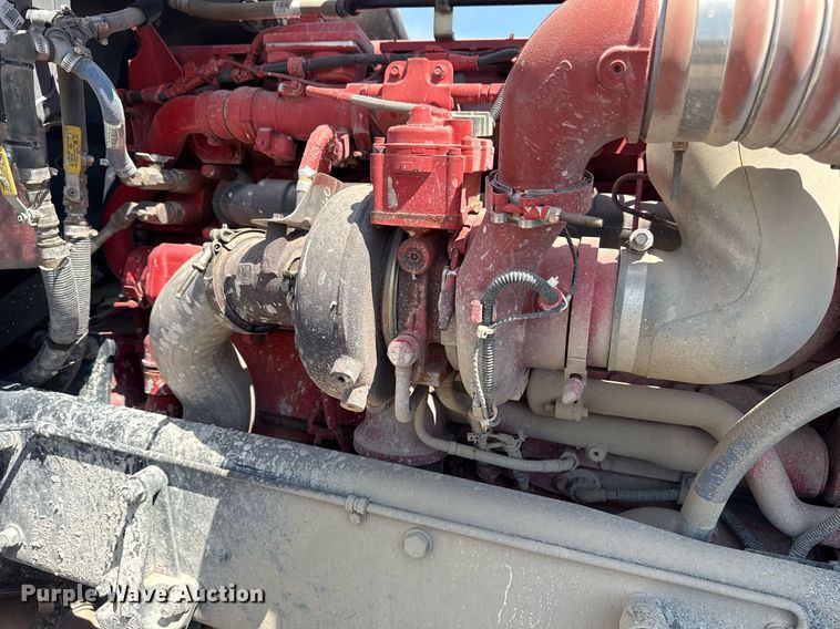 image for item DS3633 2022 Peterbilt 389 semi truck