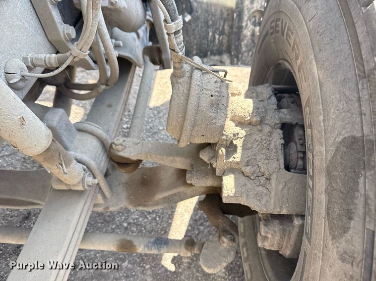 image for item DS3633 2022 Peterbilt 389 semi truck