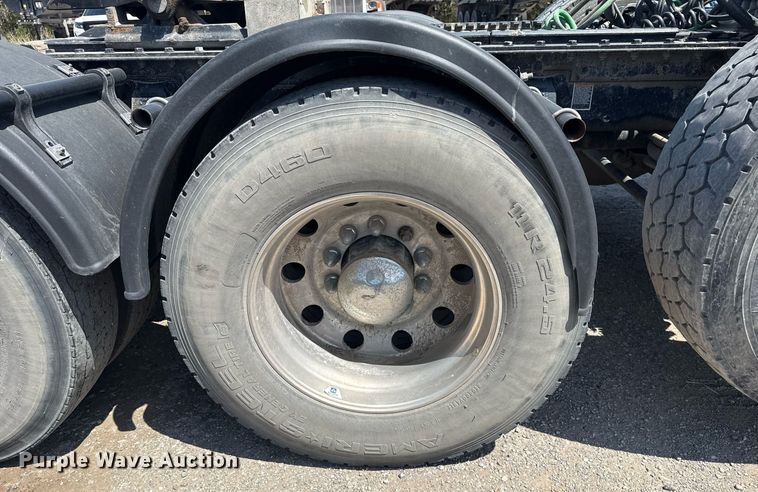 image for item DS3633 2022 Peterbilt 389 semi truck