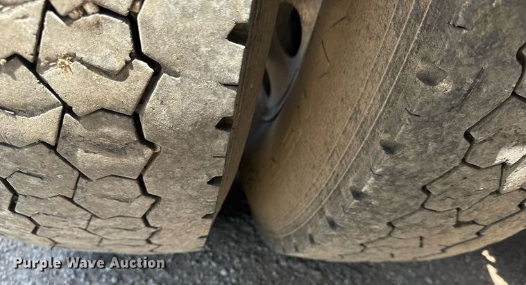 image for item DS3633 2022 Peterbilt 389 semi truck