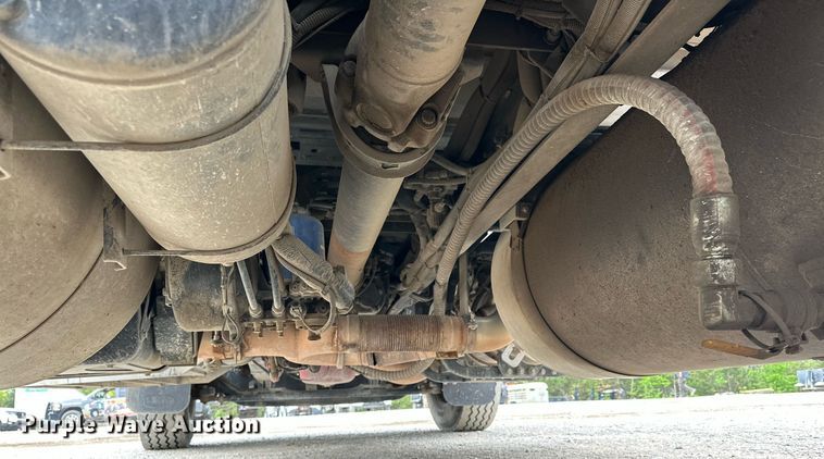 image for item DS3634 2022 Peterbilt 389 semi truck