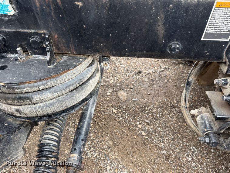 image for item DS3634 2022 Peterbilt 389 semi truck