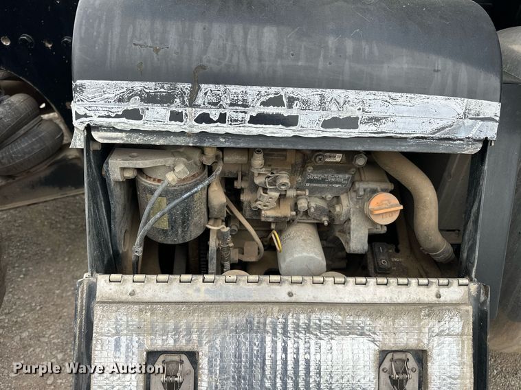 image for item DS3634 2022 Peterbilt 389 semi truck